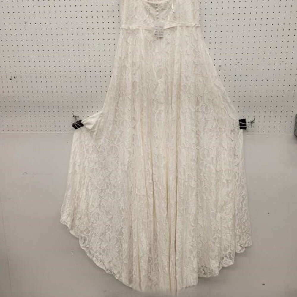 NWT DB Ivory wedding dress, square back allover stretch lace sweetheart size 14 - Picture 9 of 11